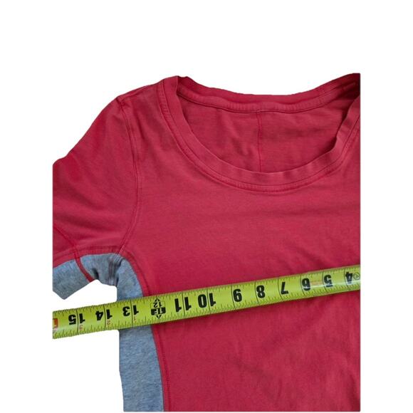 Lululemon Women’s Short Sleeve Tee Red/Grey Medium A001494 - Picture 4 of 5